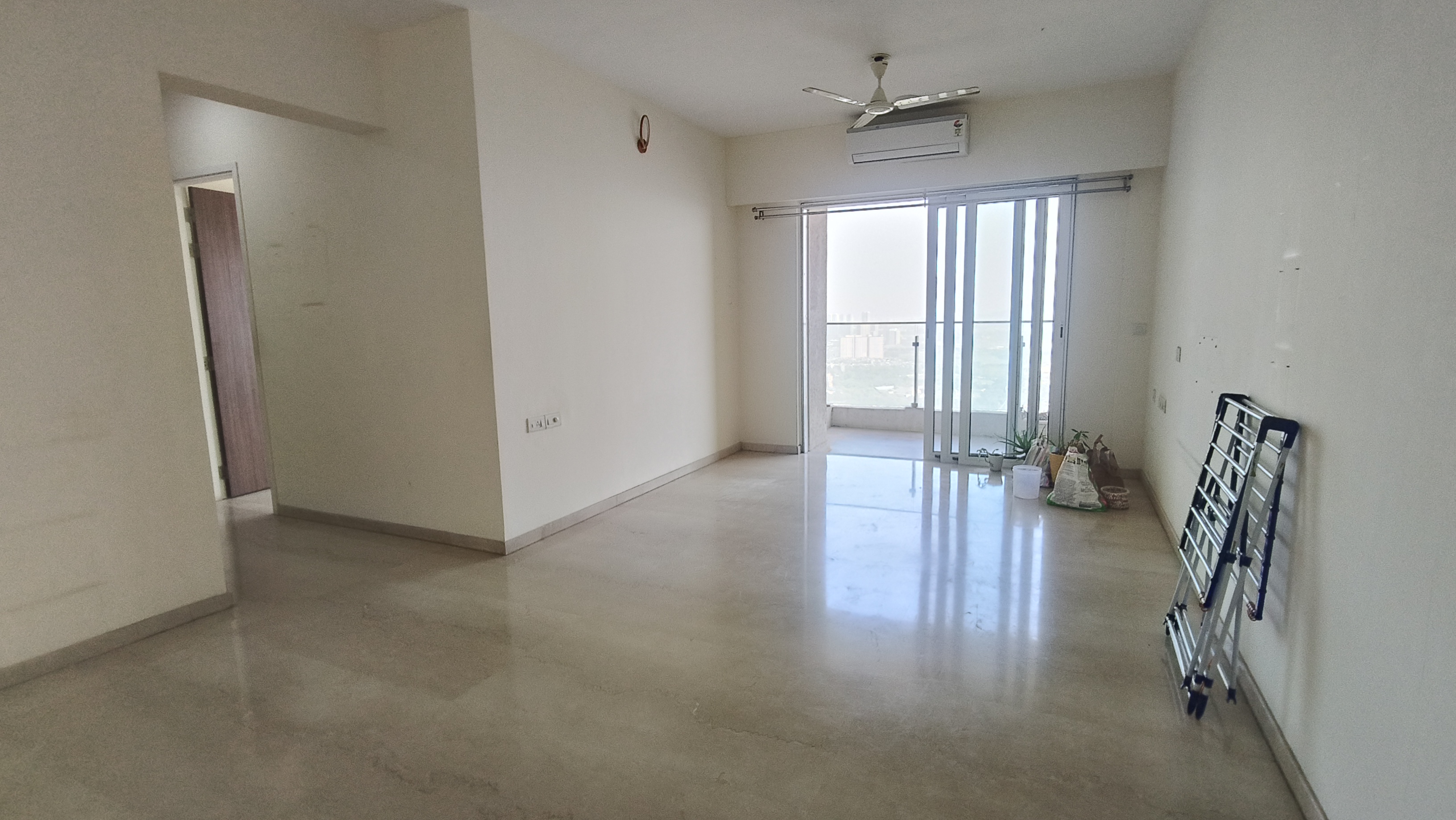 3 BHK Apartment For Rent in LnT Crescent Bay T5