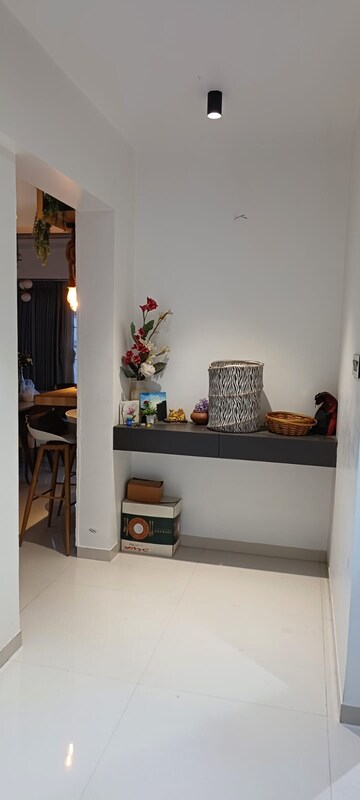 Furnished Amenities in 5 BHK Apartment at Metro Jazz, Baner – for Rent