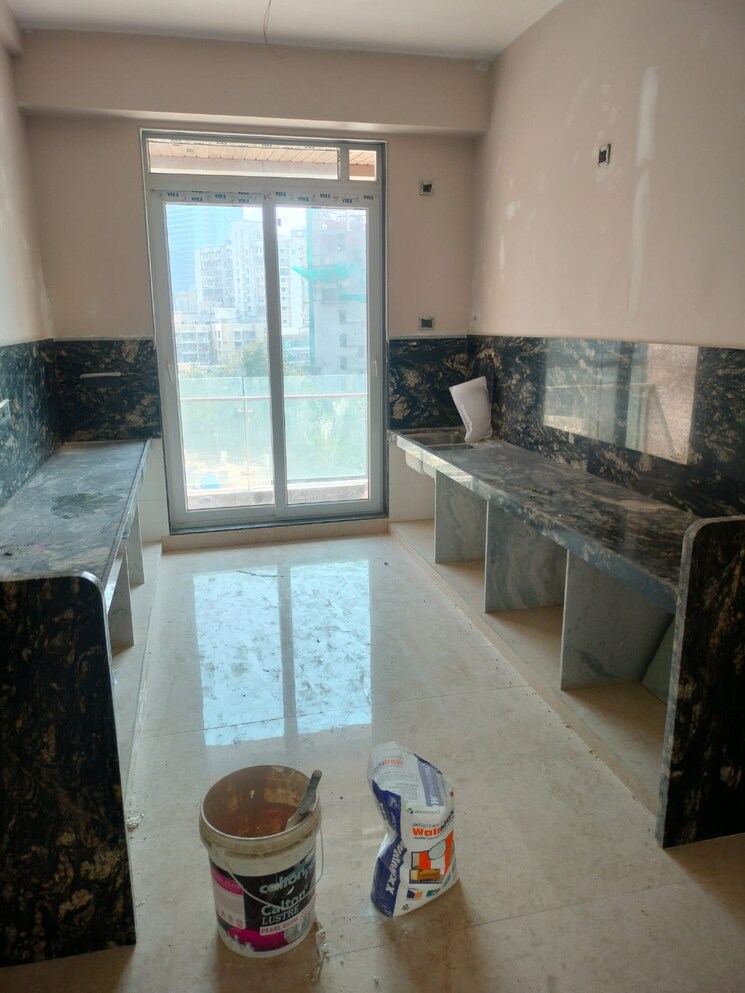 Kitchen, om-grand-pallazo 6+ Bedroom 4500 Sq.Ft. Apartment In Prabhadevi Mumbai 9508858