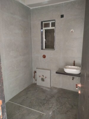 Bathroom in 6+ BHK Apartment at Om Grand Pallazo, Prabhadevi – for Sale