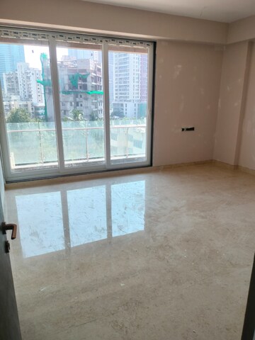 Room in 6+ BHK Apartment at Om Grand Pallazo, Prabhadevi – for Sale