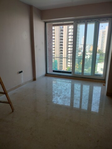 Room in 6+ BHK Apartment at Om Grand Pallazo, Prabhadevi – for Sale