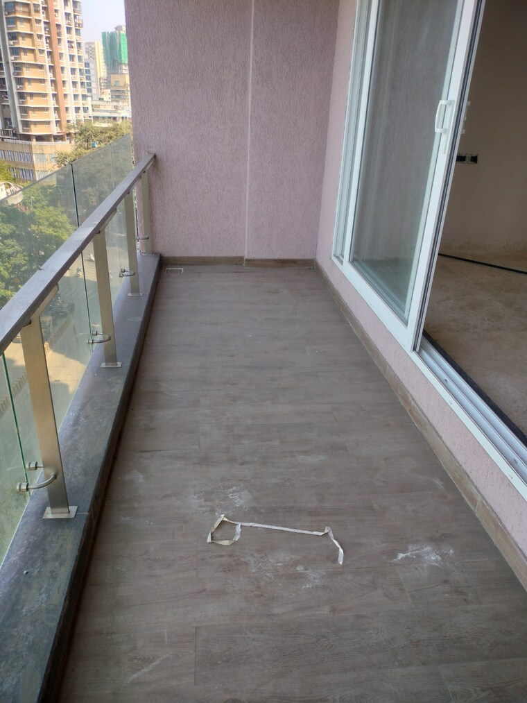 Balcony, om-grand-pallazo 6+ Bedroom 4500 Sq.Ft. Apartment In Prabhadevi Mumbai 9508858