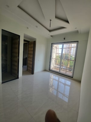 Room in 2 BHK Apartment at Rustomjee Urbania Aurelia, Thane West – for Rent
