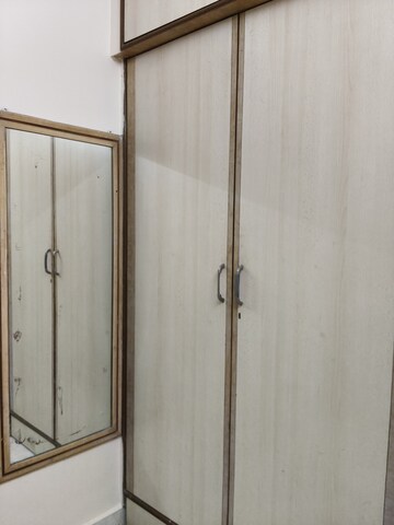 Furnished Amenities in 1 BHK Apartment at Kunj Vihar, Santacruz East – for Rent