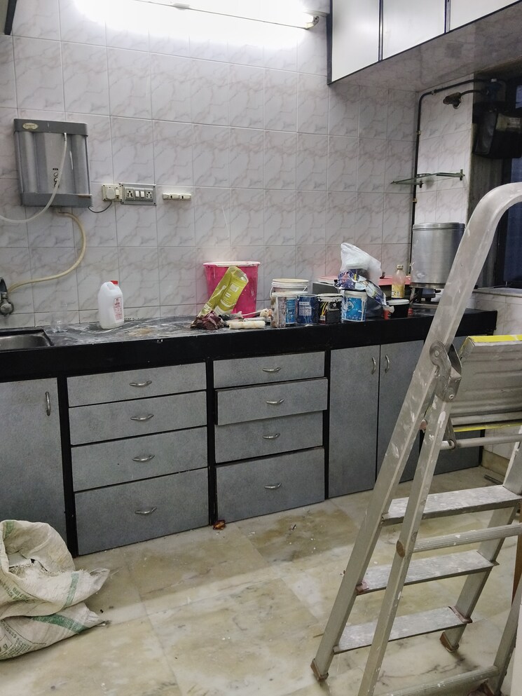 Balcony, kunj-vihar 1 Bedroom 400 Sq.Ft. Apartment In Santacruz East Mumbai 9508889