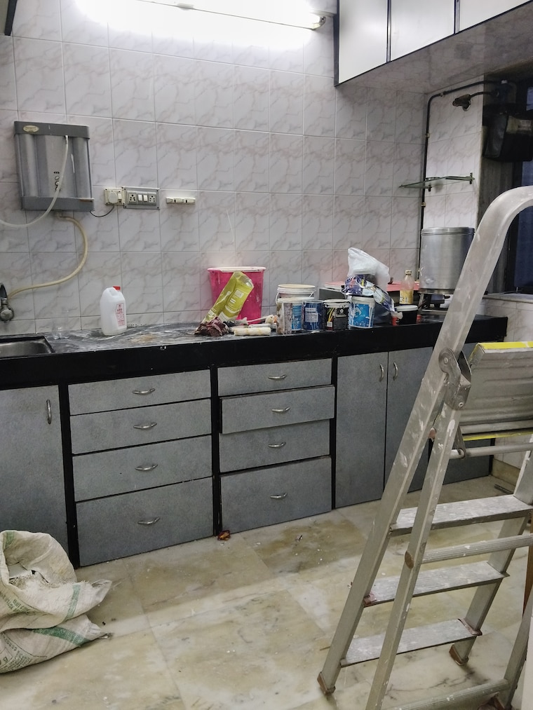 Balcony, kunj-vihar 1 Bedroom 400 Sq.Ft. Apartment In Santacruz East Mumbai 9508889