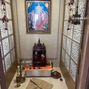 Furnished Amenities in 2 BHK Apartment at Sai Sadan Dadar, Senapati Bapat Marg – for Rent