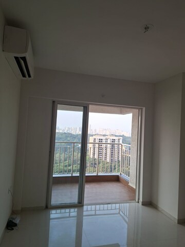 Room in 2 BHK Apartment at Lodha Amara Tower 49 and 50, Kolshet Road – for Sale