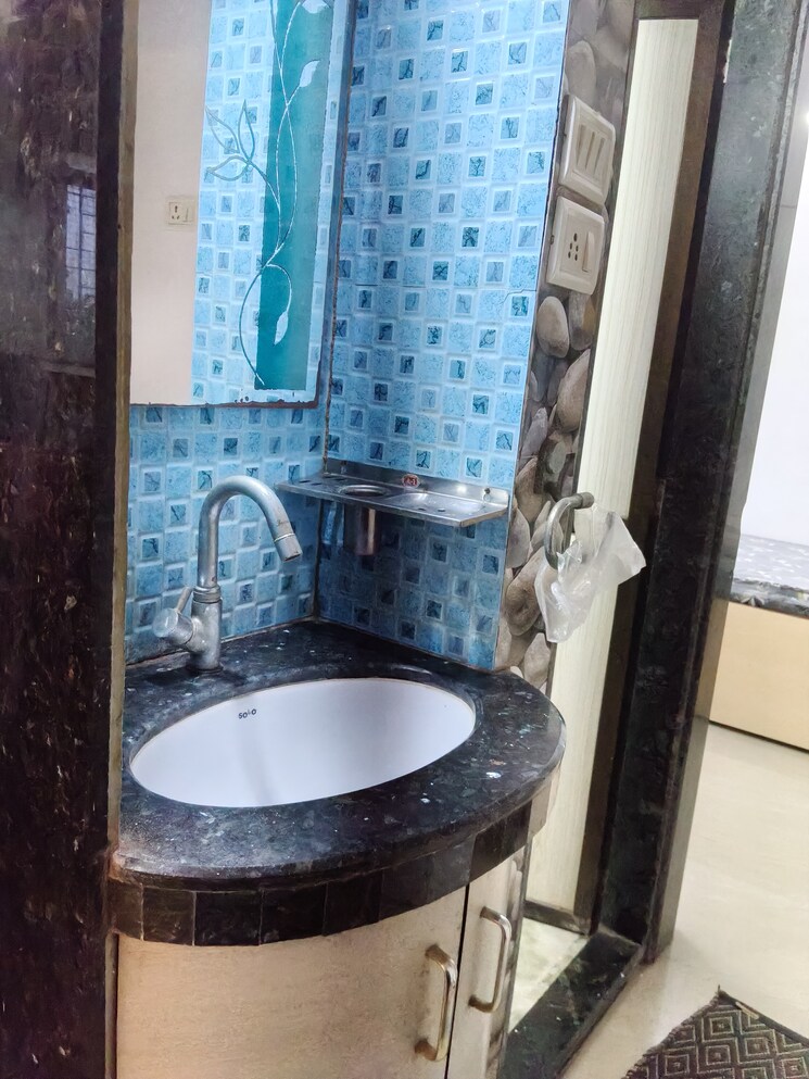 Bathroom, kaveri-chs-santacruz 2 Bedroom 1000 Sq.Ft. Apartment In Santacruz East Mumbai 9508905