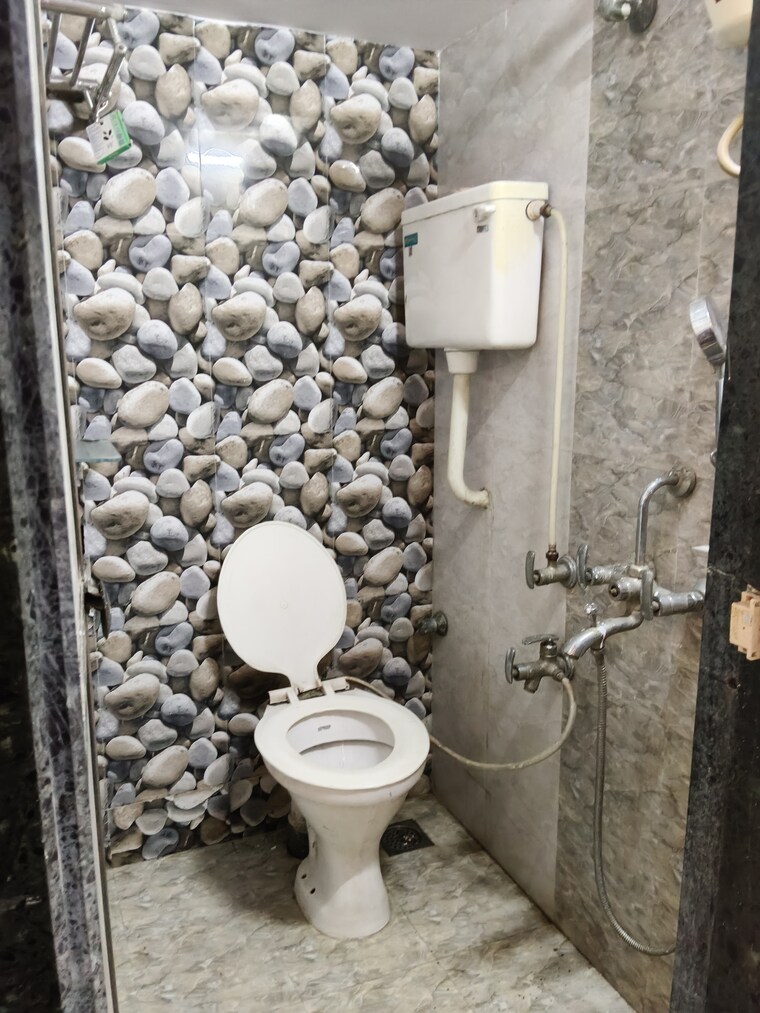 Bathroom, kaveri-chs-santacruz 2 Bedroom 1000 Sq.Ft. Apartment In Santacruz East Mumbai 9508905