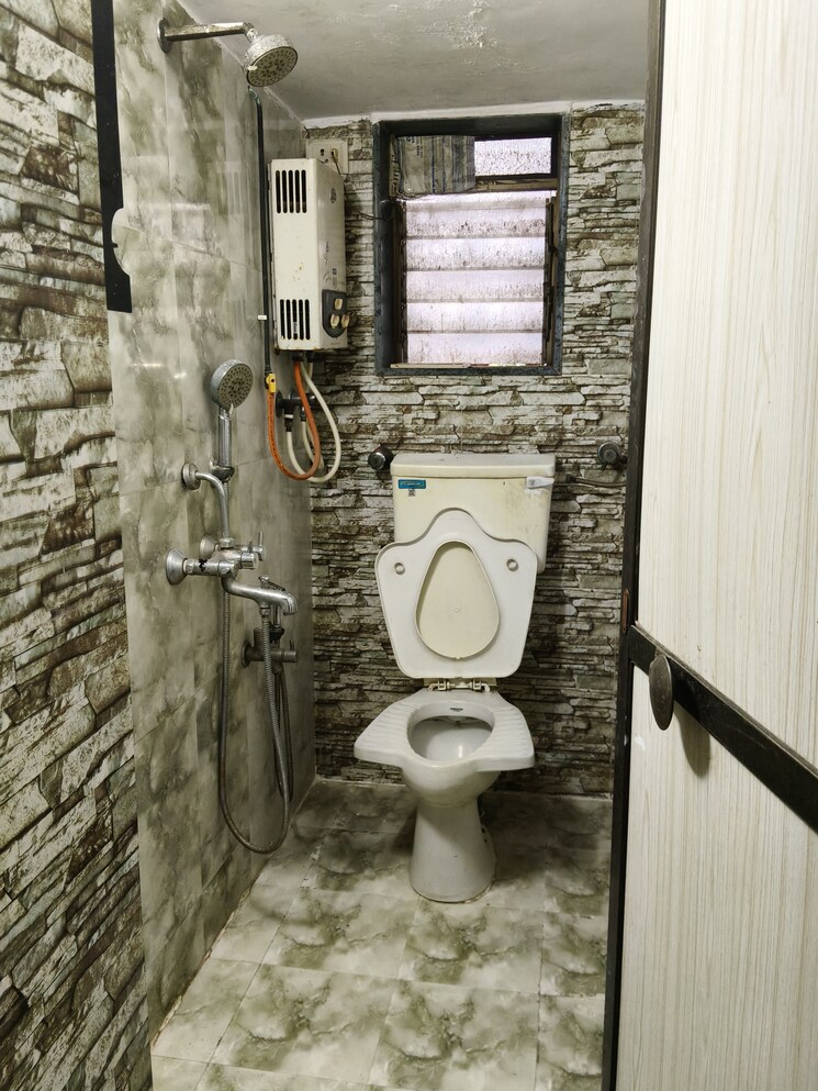Bathroom, kaveri-chs-santacruz 2 Bedroom 1000 Sq.Ft. Apartment In Santacruz East Mumbai 9508905