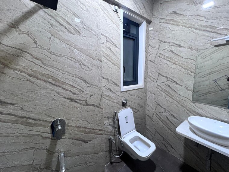 Bathroom, sugee-samruddhi 4 Bedroom 1630 Sq.Ft. Apartment In Shivaji Park Mumbai 9508908