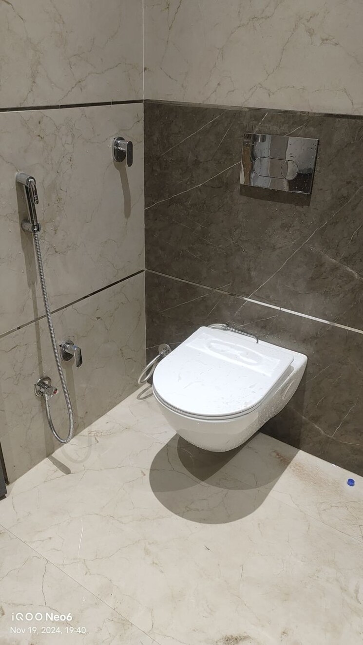 Bathroom, chandak-cornerstone 2 Bedroom 584 Sq.Ft. Apartment In Worli Mumbai 9508914