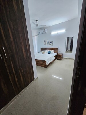 Room in 3 BHK Apartment at Omaxe The Palace, Gomti Nagar – for Sale