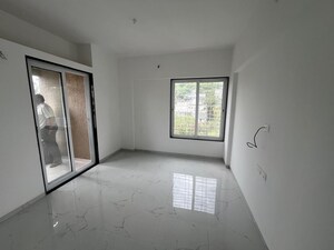 Room in 2 BHK Apartment at Kothrud – for Sale