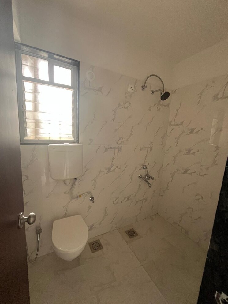 Bathroom, kothrud 2 Bedroom 1100 Sq.Ft. Apartment In Kothrud Pune 9508971