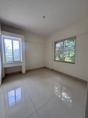 Room in 3 BHK Apartment at Kothrud – for Sale