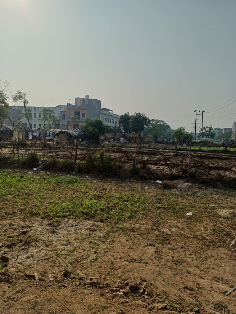 Garden, palla  103 Sq.Yd. Plot In Palla Faridabad 9508982