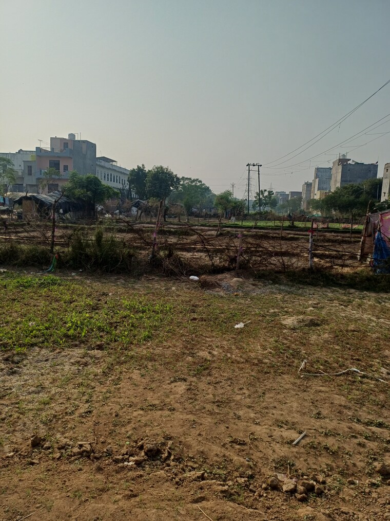 Garden, palla  104 Sq.Yd. Plot In Palla Faridabad 9508983