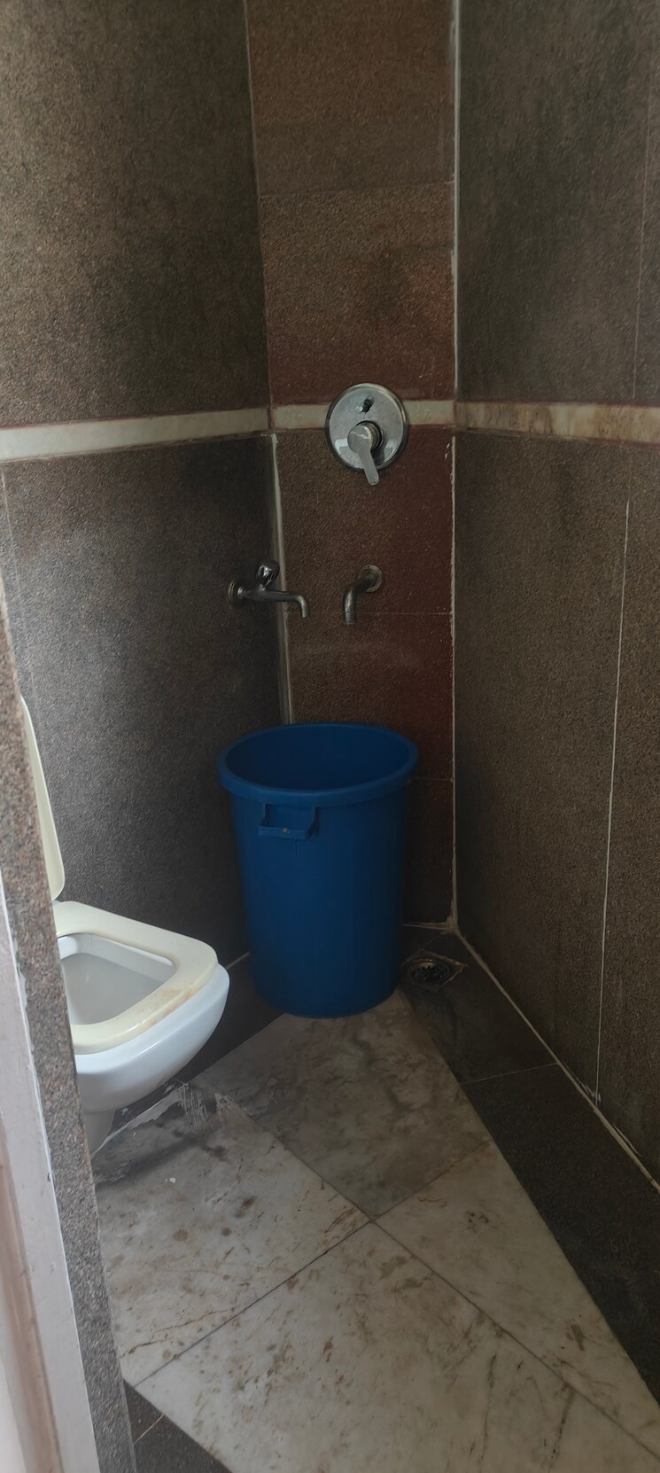 Bathroom, palam-vihar-residents-association 6 Bedroom 3000 Sq.Ft. Independent House In Palam Vihar Gurgaon 9508997