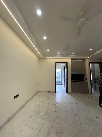 2.5 BHK Apartment For Rent in Navbharat Apartments, Paschim Vihar