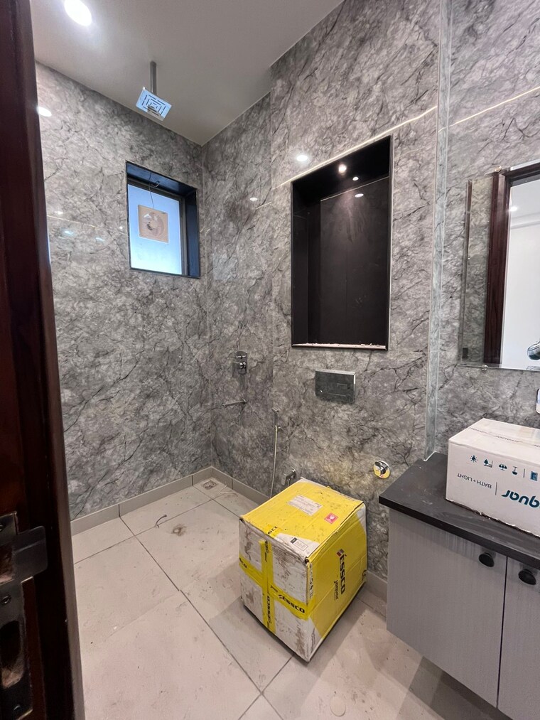 Bathroom, navbharat-apartments 2.5 Bedroom 1250 Sq.Ft. Apartment In Paschim Vihar Delhi 9509013