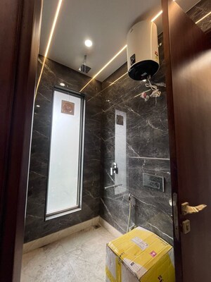 Furnished Amenities in 2.5 BHK Apartment at Navbharat Apartments, Paschim Vihar – for Rent