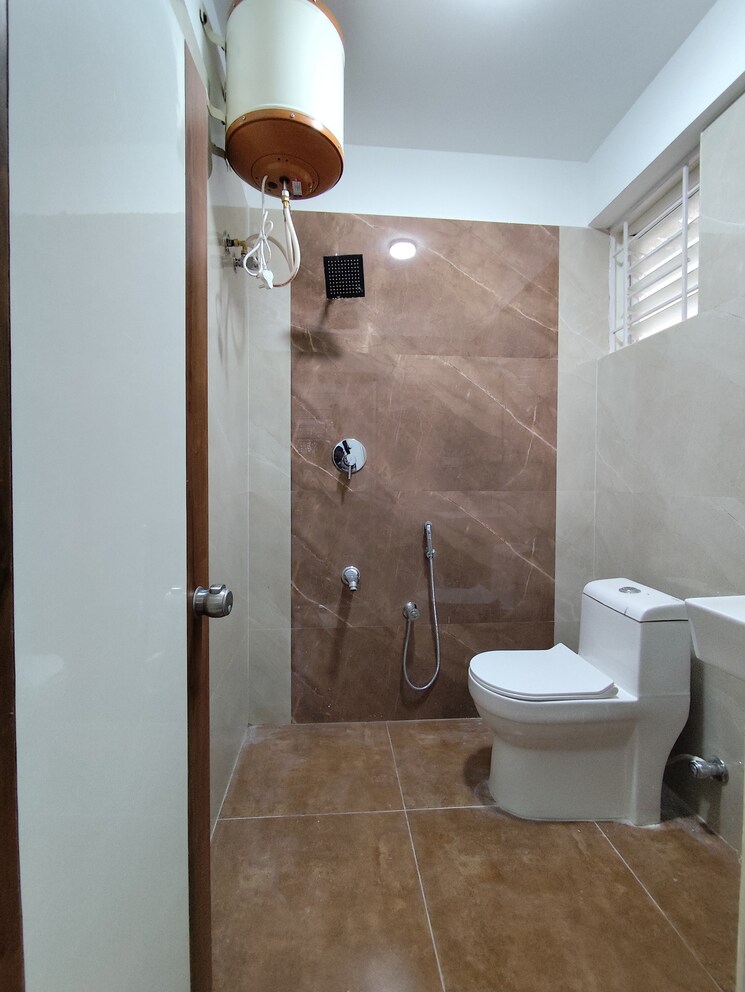 Bathroom, sg palya 1 Bedroom 700 Sq.Ft. Apartment In Sg Palya Bangalore 9509017