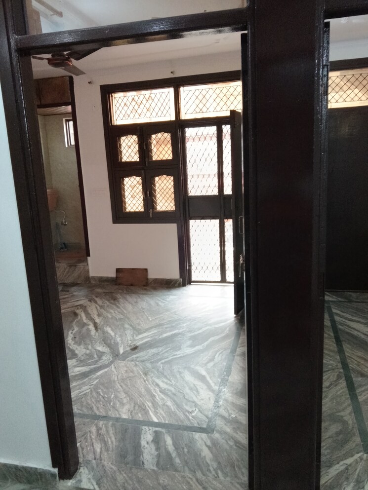 Room, dwarka mor 2 Bedroom 540 Sq.Ft. Builder Floor In Dwarka Mor Delhi 9509019