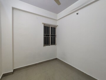 Room in 2 BHK Apartment at Sg Palya – for Rent