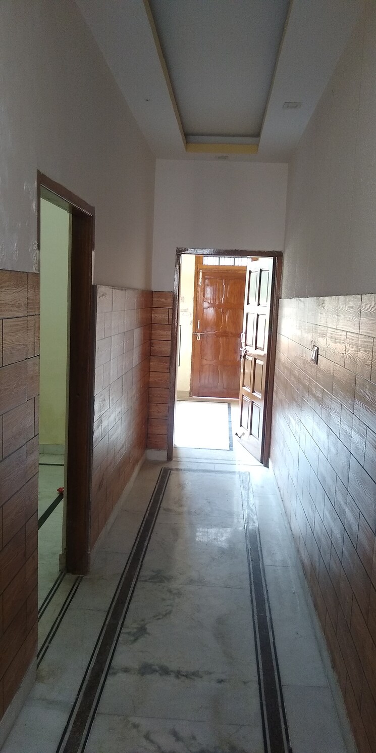 Balcony, tilak nagar 2 Bedroom 100 Sq.Yd. Builder Floor In Tilak Nagar Hisar 9509028