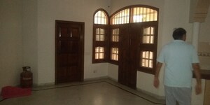 Room in 2.5 BHK Builder Floor at Tilak Nagar – for Rent