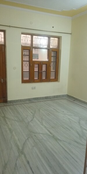 Room in 2.5 BHK Builder Floor at Tilak Nagar – for Rent