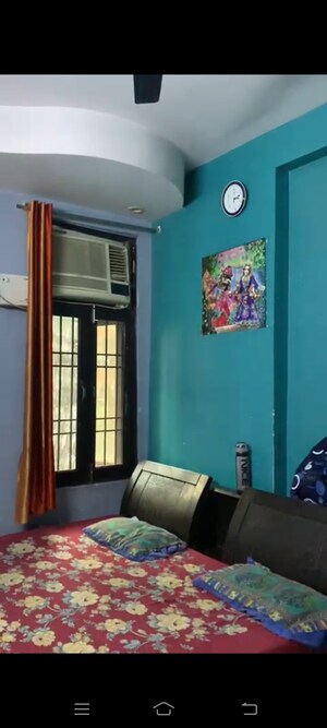 Room in 2 BHK Builder Floor at Rail Vihar Apartment Indirapuram, Indrapuram – for Rent