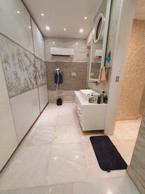 Building Lobby in 2 BHK Builder Floor at Sector 14 – for Rent