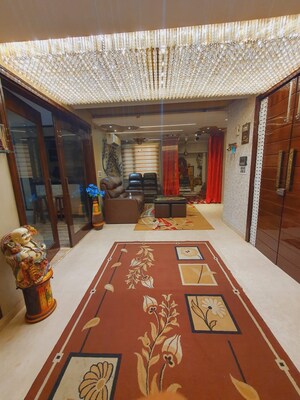 Bedroom in 2 BHK Builder Floor at Sector 14 – for Rent