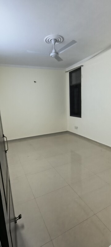 Furnished Amenities in 3 BHK Builder Floor at Panchsheel Vihar – for Sale