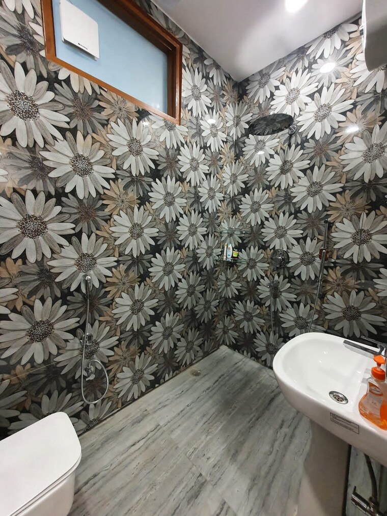 Bathroom, sector 15 2 Bedroom 280 Sq.Yd. Builder Floor In Sector 15 Hisar 9509062