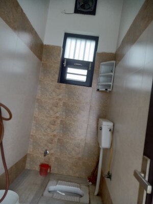 Furnished Amenities in 2.5 BHK Builder Floor at Sector 15 – for Rent