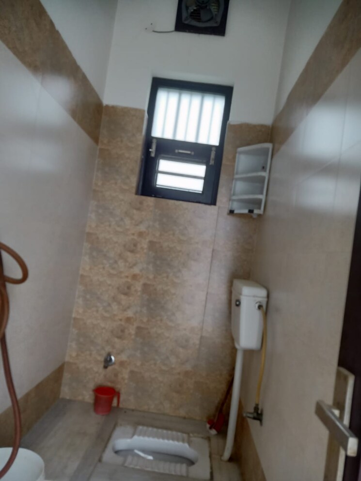 undefined, sector 15 2.5 Bedroom 250 Sq.Yd. Builder Floor In Sector 15 Hisar 9509072