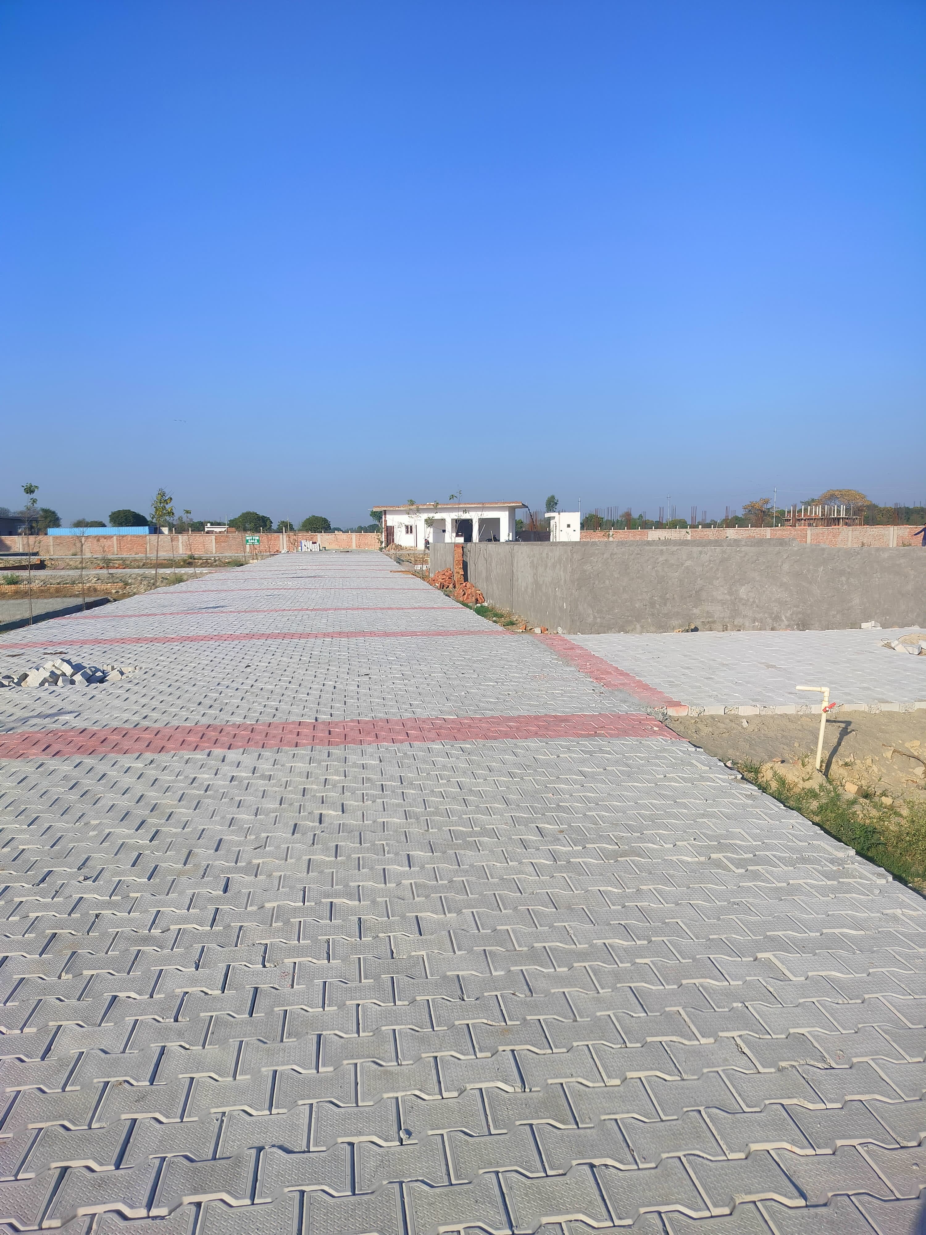 Plot For Sale in Modipuram