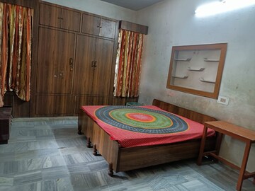 Bedroom in 3.5 BHK Builder Floor at Sector 15 – for Rent