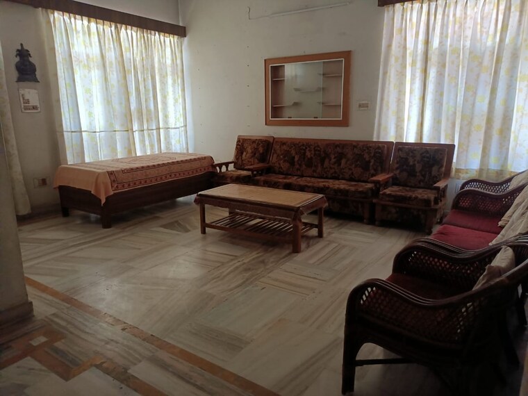 Living Room, sector 15 3.5 Bedroom 350 Sq.Yd. Builder Floor In Sector 15 Hisar 9509083