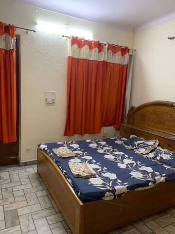 Bedroom in 3.5 BHK Builder Floor at Sector 15 – for Rent