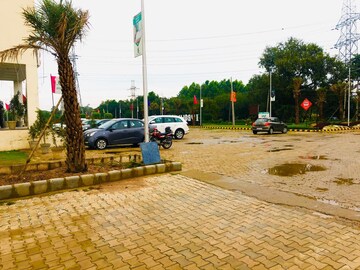 Parking in 3 BHK Builder Floor at Sector 113 – for Sale