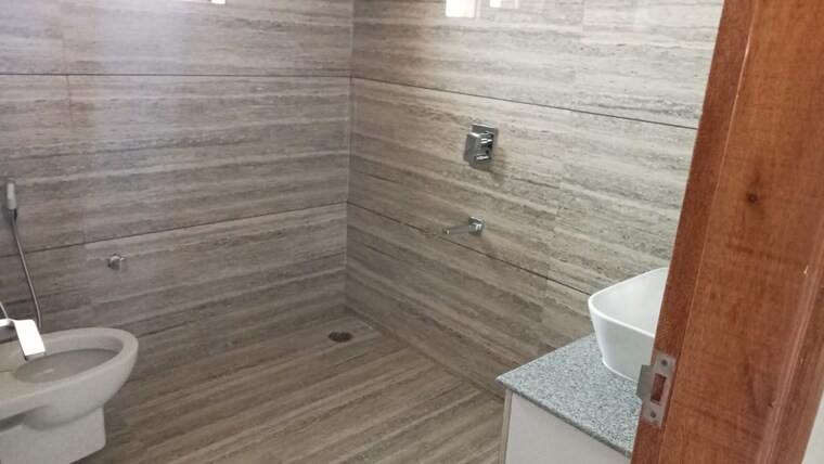 Bathroom, sector 9 3 Bedroom 260 Sq.Ft. Builder Floor In Sector 9 Hisar 9509093