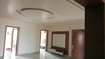 Room in 3 BHK Builder Floor at Sector 9 – for Rent