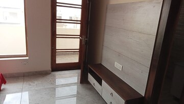 Room in 3 BHK Builder Floor at Sector 9 – for Rent