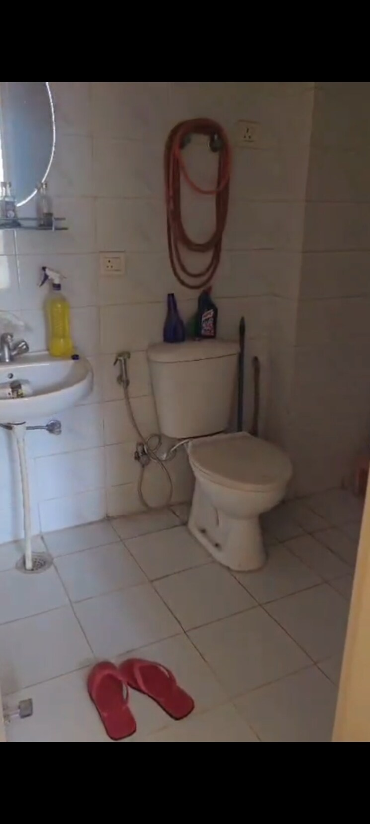 Bathroom, eros-sampoornam 2.5 Bedroom 1060 Sq.Ft. Apartment In Sector 2 Greater Noida Greater Noida 9509109